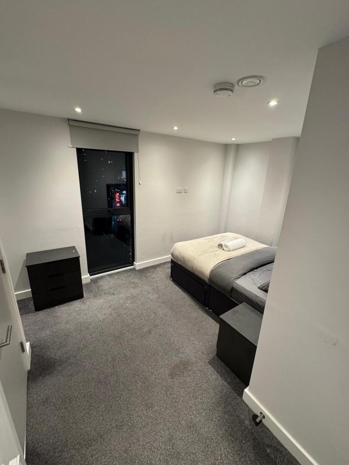 Regent Plaza Apartment Manchester Exterior photo